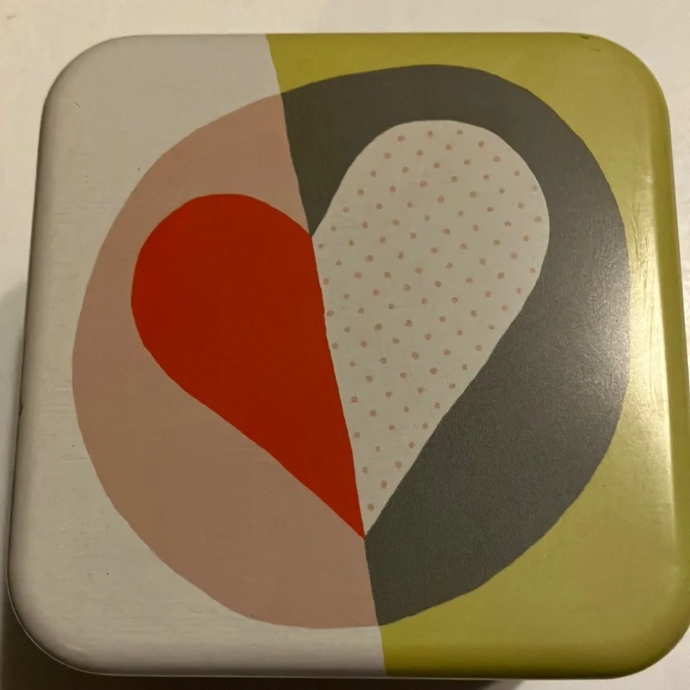 Fossil Multicolor Heart‎ Tin Box